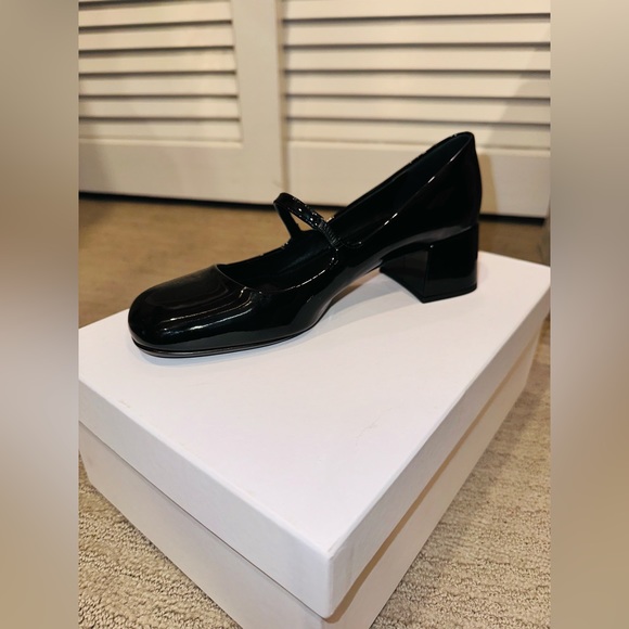 🆕Authentic from Italy PRADA patent black leather pumps - Picture 4 of 16